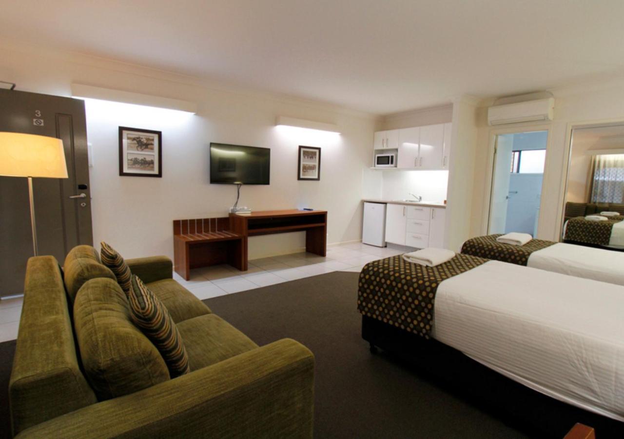 Chinchilla Downtown Motor Inn Экстерьер фото