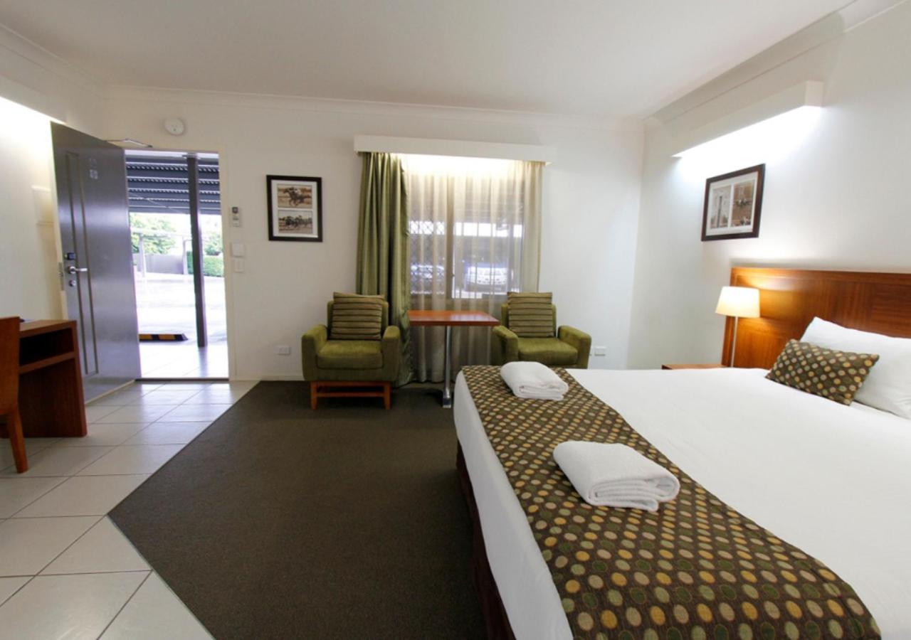 Chinchilla Downtown Motor Inn Экстерьер фото